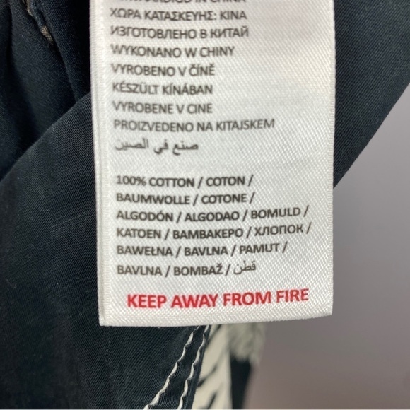 QUIKSILVER Black Palm Board Shorts Size 38 - Picture 6 of 9